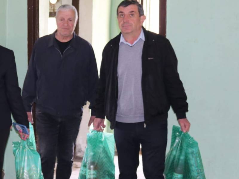 ცაგერის მუნიციპალიტეტის უფასო სასადილოების ბენეფიციარებს სააღდგომო ნობათი გადაეცათ